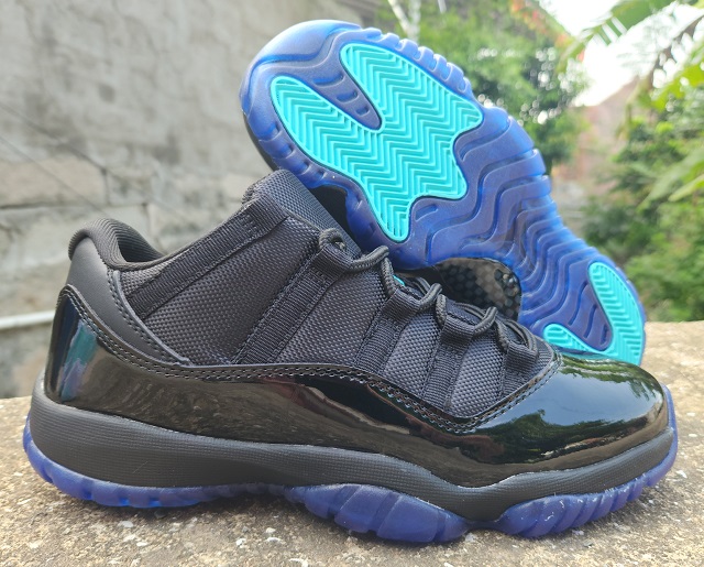 Air Jordan 11 Retro Low Gamma Blue